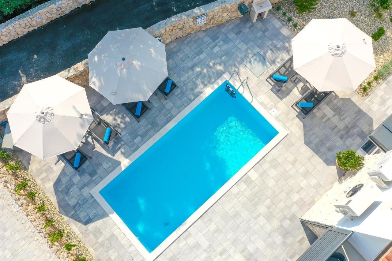 Villa Kaoru Brand New Villa With A Heated Swimming Pool Malinska Exteriér fotografie