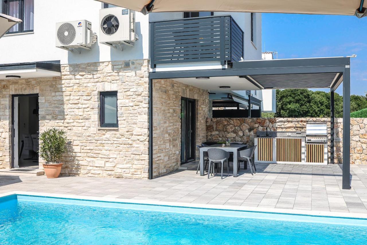 Villa Kaoru Brand New Villa With A Heated Swimming Pool Malinska Exteriér fotografie